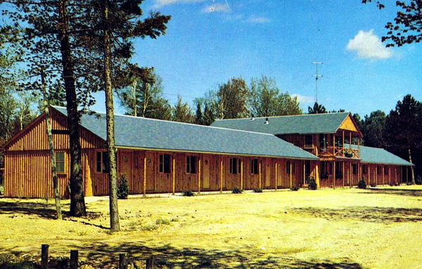 Tyelenes Restaurant and Cabins - Old Postcard And Promos (newer photo)